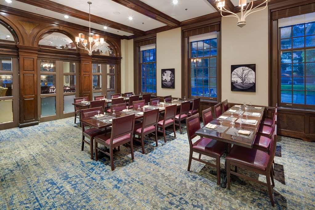 Andover Inn Ресторант снимка