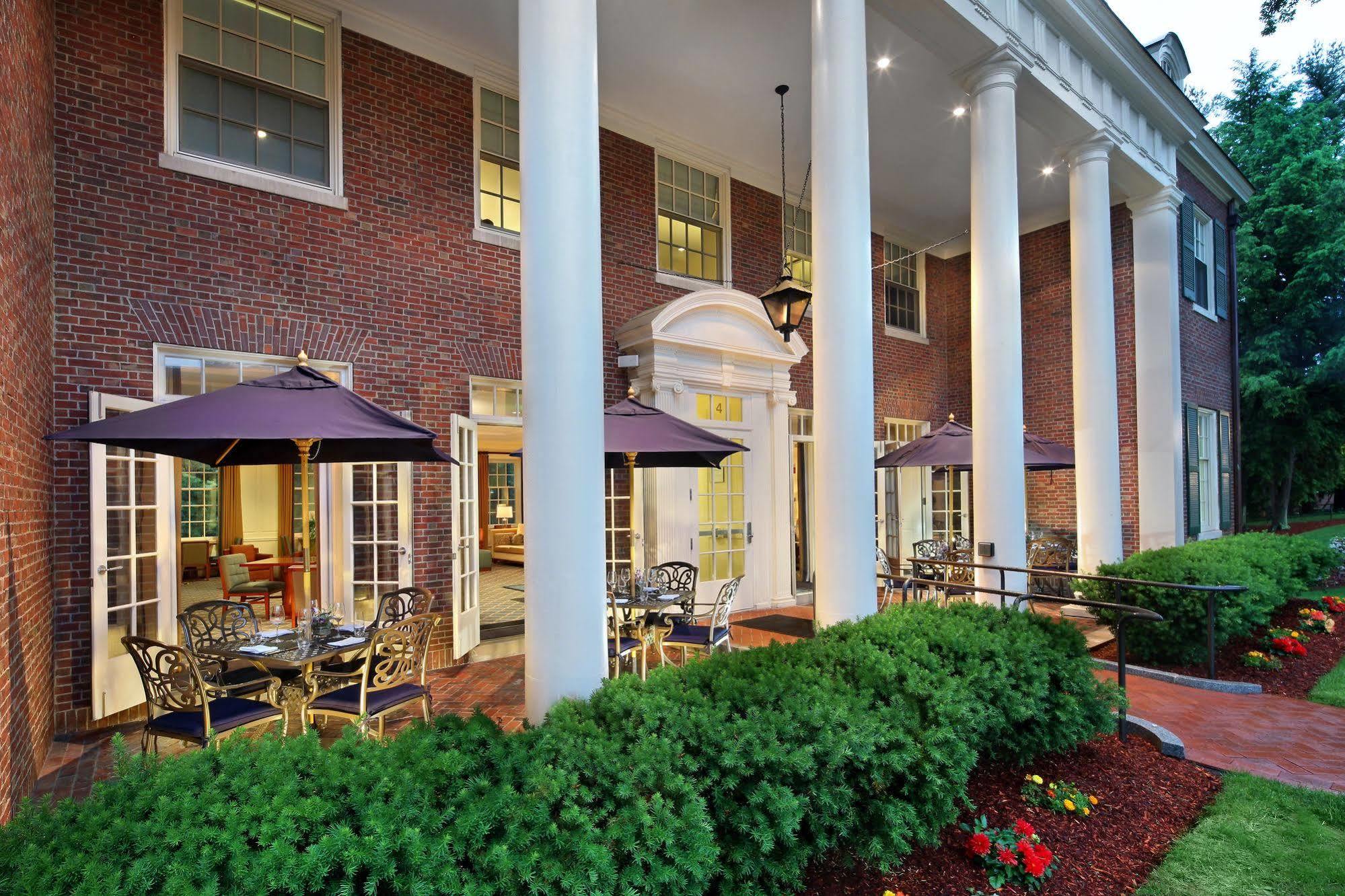 Andover Inn Екстериор снимка